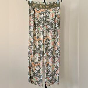 Skemo Santika Multicolor Floral Print Pants Size Medium